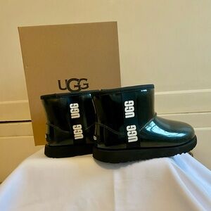 UGG Black Classic Mini Short Boots Size 2